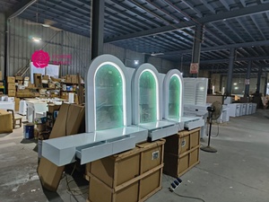 Yicheng <span class=keywords><strong>Beauty</strong></span> 2024 Tocador de diseño fantástico con espejo Espejo de maquillaje con luz Led para sala de estar con alta calidad - Product Image 3