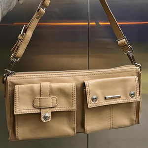 Sac à main ouvert en daim vintage avec impression DTG intégrale, grande capacité, décontracté, pour extérieur et bureau, personnalisable avec logo privé et décoration métallique - Product Image 6