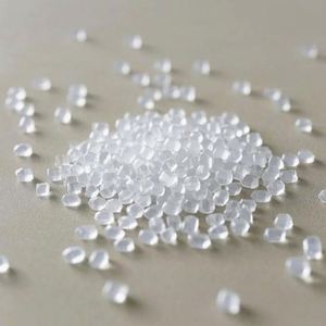Granulés de résine PET (Polyéthylène Téréphtalate) – Prix des matériaux – Granulés PET IV 0.80 qualité bouteille - Product Image 1