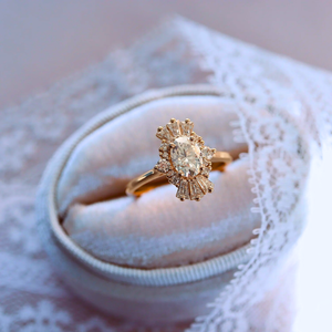 Anillo de compromiso de plata de ley Art Deco Diamond Halo para mujer, aniversario de boda, joyería nupcial, banda de boda de diamante de laboratorio - Product Image 4