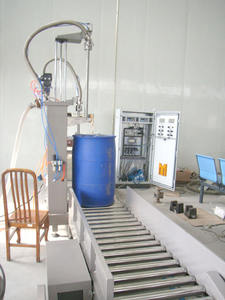 Remplisseuse de fûts GZM-200L pour diverses huiles automobiles, comme l'huile moteur, l'huile de lubrification, pour le remplissage de fûts de <span class=keywords><strong>20l</strong></span> à 209l - Product Image 3