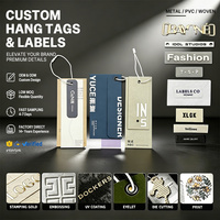 Étiquettes de vêtements personnalisées de haute qualité avec logo de marque et design de mode sur mesure, étiquettes suspendues en papier personnalisées avec cordon pour vêtements
