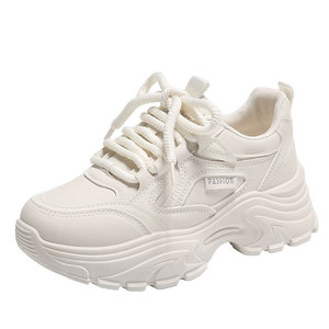 Chaussures de sport pour femmes QF1 à semelle épaisse, légères, respirantes, antidérapantes et résistantes à l'usure, augmentant la taille - Product Image 1