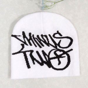 หมวกไหมพรมผู้ชายสำหรับฤดูหนาว ขายส่ง หมวกกีฬาอะคริลิก 100% หมวกบีนนี่ Y2K หมวกถักลายแจ็คการ์ด หมวกบีนนี่แบบกำหนดเอง - Product Image 3