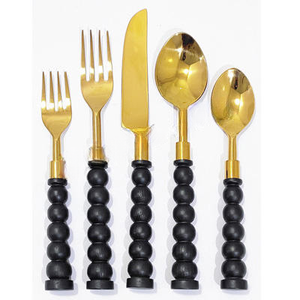 Ensemble de couverts plats cinq pièces de style rétro en vrac vaisselle en acier inoxydable gaufré doré pour les mariages - Product Image 1