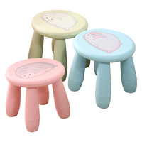 Tabourets pour enfants en plastique épaissi, utilisation en maternelle et à l'école, design minimaliste, chaises de sécurité antidérapantes pour bébés, portables et légères