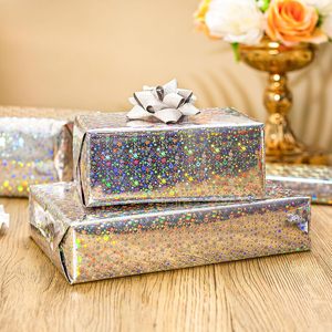 กระดาษห่อของขวัญวาเลนไทน์งานแต่งงาน ระดับไฮเอนด์ โรแมนติก ลายเลเซอร์ สีสันสวยงามดุจดวงดาว พร้อมเส้นตัดด้านหลัง ปรับแต่งได้ - Product Image 1