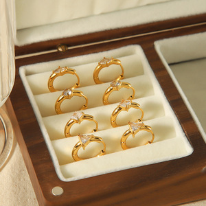 Aros de Acero Inoxidable con Baño de Oro de 18K y Circonitas, Diseño Geométrico, para Uso Diario - Product Image 2