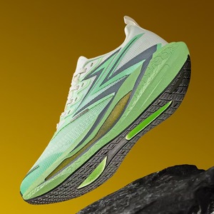 Nouvelle Arrivée 2026 – Chaussures de Course Multi-Couleurs en Carbone pour Jeunes, Confortables et Tendance, Idéales pour le Skateboard (Modèle Couple) - Product Image 4