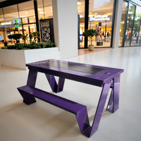 Banc solaire intelligent avec table pour espace public City Street Shelter