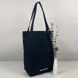 Sac fourre-tout en toile noire de 12 oz avec logo personnalisé pas cher petits sacs de messager en toile avec fermeture éclair logo sac à bandoulière en toile personnalisé - Product Image 3