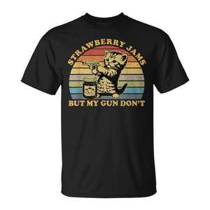 Camiseta Strawberry Jams But My Gun Don't Cat, negra, para adultos, unisex, diseño vintage - Product Image 1