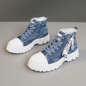 Botas de lona de caña alta para mujer, estilo Martin, nuevas para primavera-verano, calzado deportivo con suela gruesa transpirable y estilo casual elevado - Product Image 3