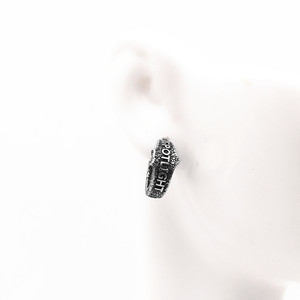 Yunnique Boucles d'oreilles créoles en acier titane, design lettres, style minimaliste, audacieux et rétro, forme ronde, pour couples - Product Image 4