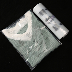 Sacs d'emballage <span class=keywords><strong>en</strong></span> <span class=keywords><strong>plastique</strong></span> imperméables autocollants personnalisés avec avertissement de suffocation, directement de l'usine - Product Image 4