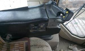 รถตักดินตีนตะขาบ D5M รถตักดิน - Product Image 5