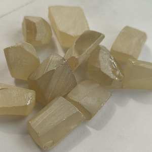 Piedra de rutilo sintética (creada en laboratorio) sin tallar, materia prima de piedras preciosas en bruto para la fabricación de gemas sueltas - Product Image 2