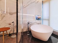Espejo de Baño con TV Inteligente a Prueba de Agua de Varios Tamaños (19/22/26/32 Pulgadas), Sistema de Audio de Alta Calidad, Diseño Moderno