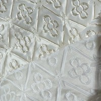 Tela Jacquard de Seda Teñida con Hilo Profesional, con Patrón Geométrico en Relieve Texturizado, para Chaquetas Casuales