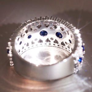 Anillo de Cóctel T0840 con Corona, Anillo de Moda para Mujer con Zafiro Sintético Redondo y Engaste Pavé, Anillos de Boda - Product Image 6