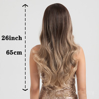 Perruque complète personnalisable, cheveux longs ondulés bouclés marron doré multicolores avec mèches, raie au milieu et volume moelleux