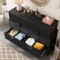 Commode à tiroirs large moderne en bois noir sur mesure avec 6 tiroirs cannelés et poignées métalliques pour le rangement de la chambre à coucher