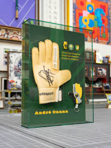 Cadre photo rectangulaire vertical en acrylique transparent fait main avec logo personnalisé Ludaye, impression UV, pour gants <span class=keywords><strong>de</strong></span> <span class=keywords><strong>gardien</strong></span> <span class=keywords><strong>de</strong></span> but, à suspendre au mur - Product Image 2