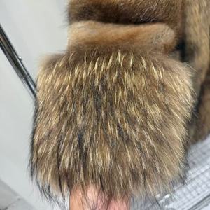 Giacca di Pelliccia di <span class=keywords><strong>Visone</strong></span> Naturale Qinggen di Alta Qualità Extra Lunga per <span class=keywords><strong>Donna</strong></span> Cappotto Invernale di Lusso con Pelliccia di Procione - Product Image 6