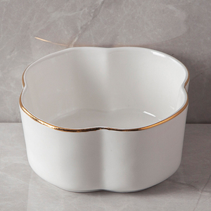 Guangzhou Vente Loisirs Lenues Creative Irrégulière Forme Unique Blanc Or Bord Porcelaine Soucoupe Bol Salé Condiment Plat Ramequin - Product Image 1