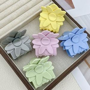 طبقة مزدوجة من حمض الأسيتيك حلو لطيف مصنوع يدويًا زهرة صيف أنيق مشبك الحد الأدنى كبير الرأس الخلفي كعكة القرش - Product Image 1