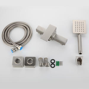 Grifo de Ducha Cuadrado de Cuatro Lados de Acero Inoxidable 304 con Cabezal de Ducha Tipo Lluvia y Válvula Mezcladora Manual con Núcleo Cerámico - Product Image 1