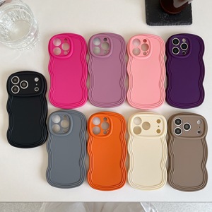 Custodia per telefono ondulata e goffrata per <span class=keywords><strong>iPhone</strong></span> <span class=keywords><strong>14</strong></span> 13 12 11 <span class=keywords><strong>Pro</strong></span> <span class=keywords><strong>Max</strong></span> 15 16 17, con cornice curva a onda, colori tinta unita Beige Bianco Viola, stile coreano Candy - Product Image 1