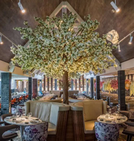 SPYHS16 Faux arbre Sakura 5 étoiles pour décoration d'hôtel et de restaurant, grand arbre intérieur réaliste à fleurs de cerisier artificiel, design personnalisé