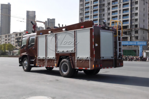 Camion de pompiers Isuzu 6-8m³ 4x2 sur mesure, moteur de pompe à incendie de 8000L de capacité pour une intervention rapide - Product Image 4