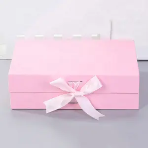 Chengjie 재고 Sac Emballage Cajas Corazon 접이식 책 스타일 마그네틱 클로저 선물 종이 상자 포장 리본