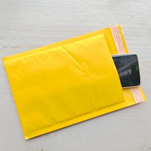 Échantillon gratuit d'enveloppe à bulles en papier kraft jaune 25*30 + 4cm antichoc de haute qualité sac d'expédition d'enveloppe rembourrée de vente en gros - Product Image 1