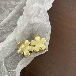 Mini Pinza de Pelo Metálica de Moda con Diseño de Estrella, Mariposa, Flor, Corazón, Mini Perlas y Diamantes de Imitación, Accesorios Retro de Aleación para el Cabello - Product Image 6