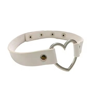 قلادة على الموضة للنساء والرجال لون وردي رائع قلادة قوطية على شكل قلب قلادة صخرية PU studed - Product Image 6
