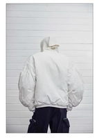 Vente en gros sur mesure OEM blouson d'aviateur de haute qualité Blouson d'aviateur de course blanc en satin surdimensionné unisexe