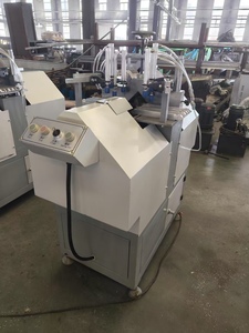 Machine à découper les colonnes en aluminium UPVC YBKE, moteur 12KW, 220V/380V, facile à utiliser pour la transformation des profilés de portes et de fenêtres en PVC - Product Image 3