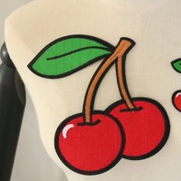 Grande écusson brodé thermocollant motif cerise rouge de dessin animé, applique fruit pour veste en jean, robe, jean, sac à dos, streetwear décontracté et tendance