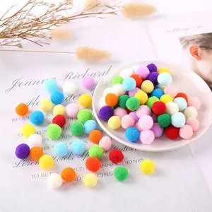 300pcs/bag DIY acrylic accessories Fluffy Soft Pompoms 10mm Plush Pom Poms Ball 1cm Pompones Diy Handmade Cashmere Fur Pom ball