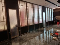 Système de cloison en verre de haute qualité, cadre en aluminium, épaisseur 65 mm, design modulaire, panneau pour espaces commerciaux extérieurs, chambre à coucher