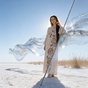 Abaya en polyester brodée de qualité supérieure pour femmes musulmanes, robe élégante et modeste avec un design luxueux, sur mesure - Product Image 4