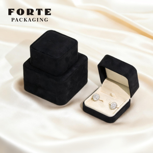 Cajas de Embalaje para Joyería de Alta Gama FORTE, Personalizadas, de Microfibra Cuadrada con Relieve, Estilo Popular, con Cartón - Product Image 4