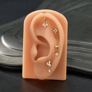 Bijou de corps en titane ASTM F136 avec pendentif chaîne à pampilles et zircone cubique (CZ), pour <span class=keywords><strong>piercing</strong></span> Hélix, Cartilage, Conch, Labret, Lèvre, à dos plat - Product Image 6
