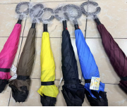 Ombrello Pieghevole a Tre Sezioni in Nylon con 8 Stecche, Apertura Manuale, Protezione da Sole e Pioggia, Design Minimalista da Viaggio per Adulti - Product Image 3