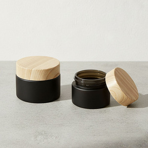 Tarro Cosmético de Vidrio Negro de Lujo en Oferta con Tapa de Madera Natural para Crema, Bálsamo, Mascarilla, Envase para Cuidado de la Piel - Product Image 3