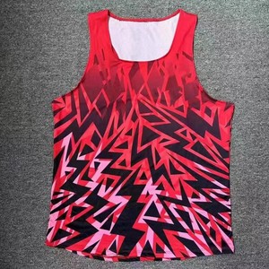 Débardeur de course léger et confortable pour homme, séchage rapide, en tissu mesh personnalisé, idéal pour la gym et l'athlétisme - Product Image 2