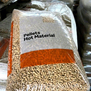 Pellets de Madera de Alta Calidad en Forma de Briqueta, Gránulos de Combustible Natural para Sistemas de Calefacción, Alta Densidad, Contenido de Ceniza 9.9%, Calorías 99.9J - Product Image 1